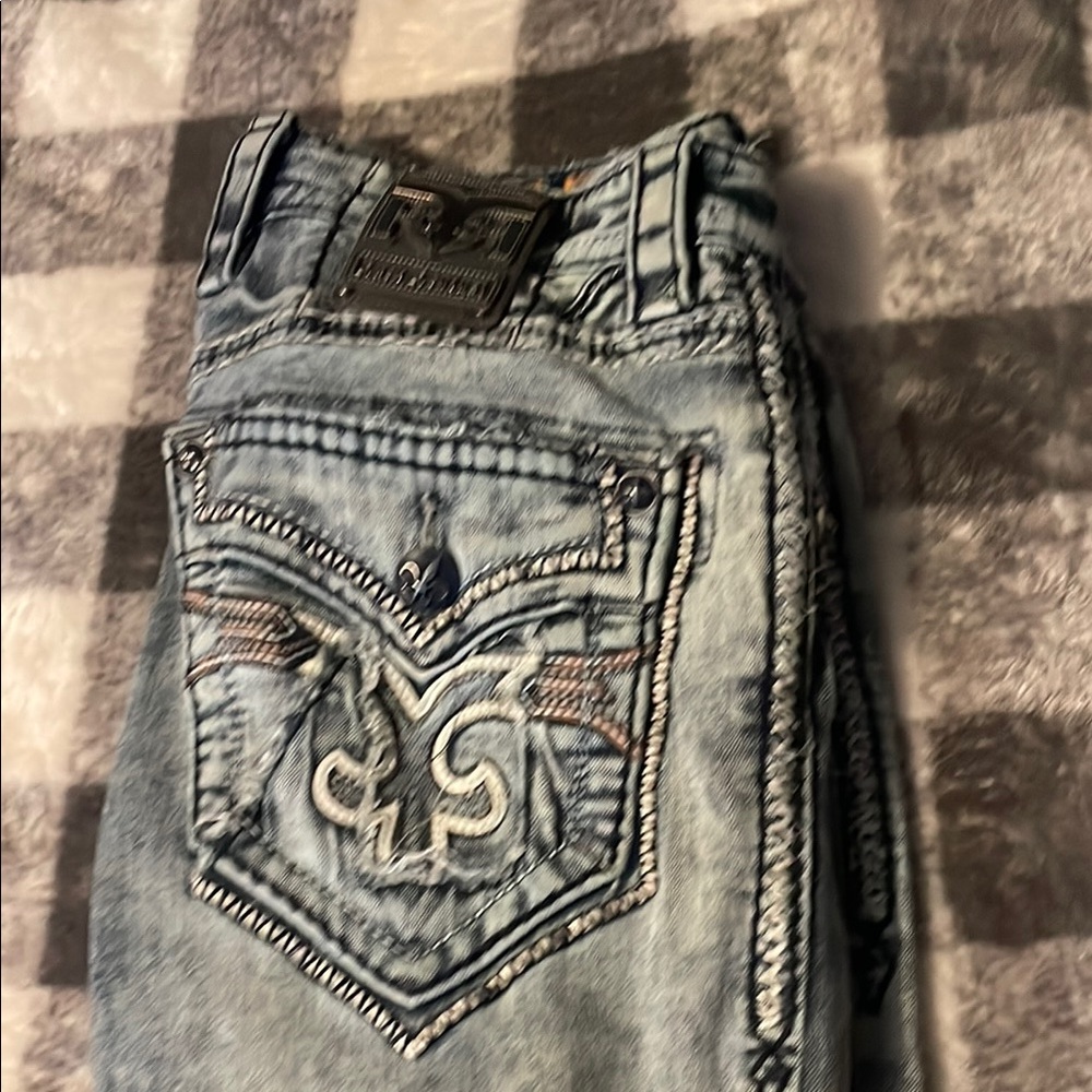 Men rock revivals